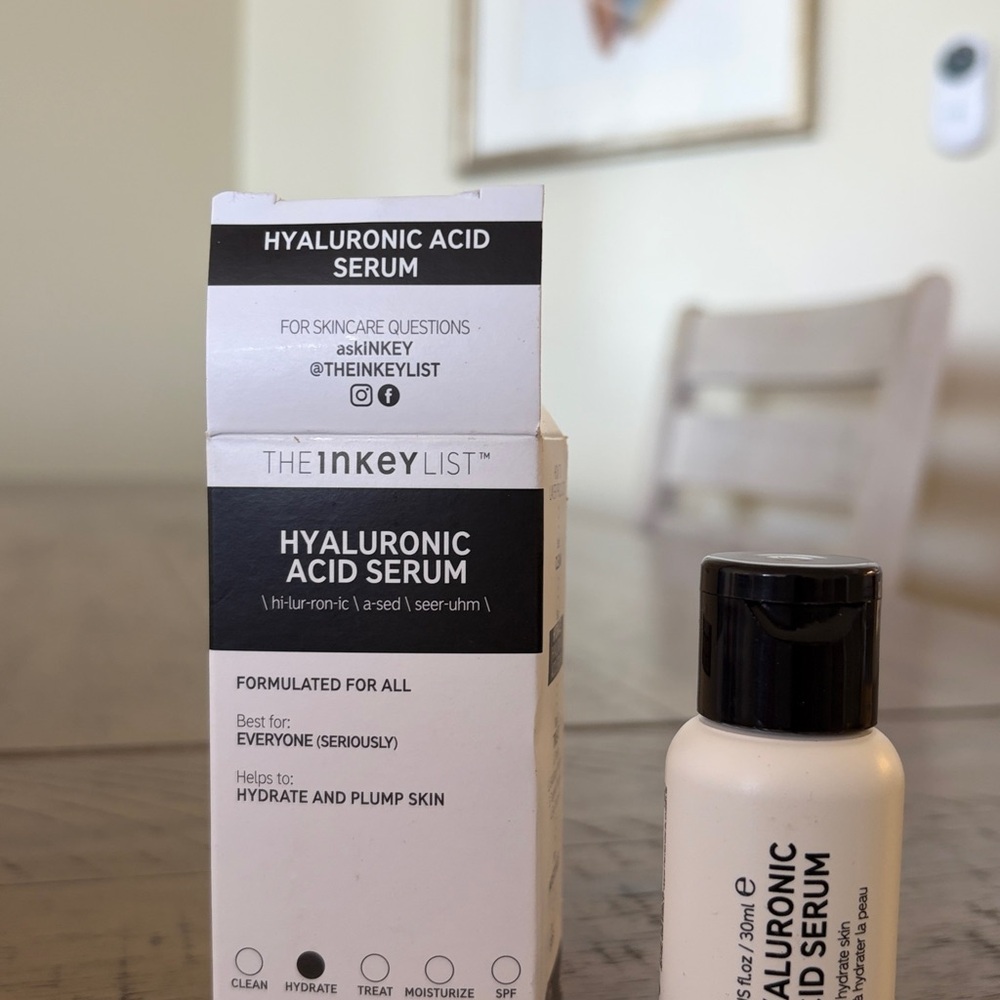 The Inkey List 30 ML Hyaluronic Acid Serum - Black and White - Picture 3 of 3